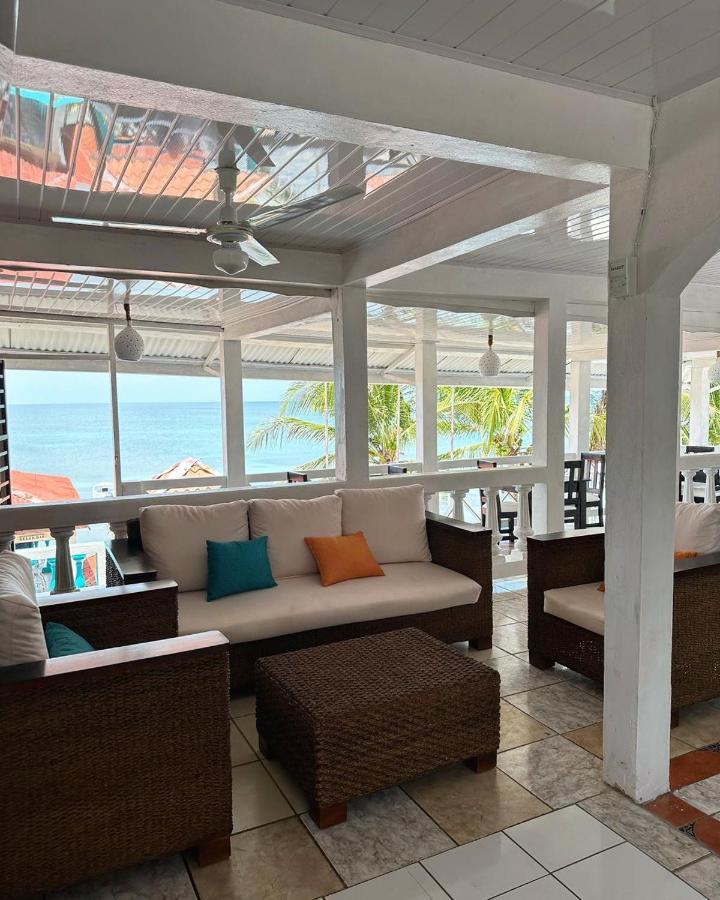 Los Delfines Hotel & Dive Center Little Corn Island Exterior photo